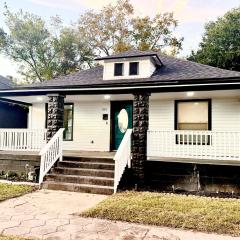 Stylish 3BR Minutes to Downtown and Stadium