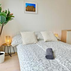 Modern 4-Room Family Apartment with Free Parking