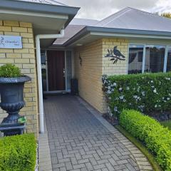 Enjoy 4br home with lots of comfort & convenience