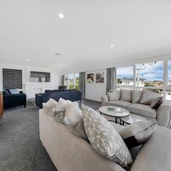 Spacious house 5 minutes walk to St Helier Beach