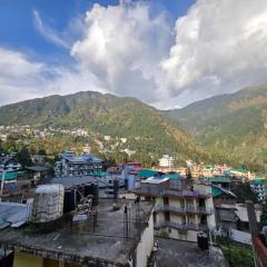 Triund View Homestay near Bhagsu Waterfall