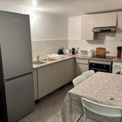 Appart 4 chambres, 3 SDB, avec parking privé