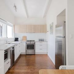 Medona - Narrawallee Beach House