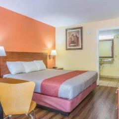 Rodeway Inn & Suites