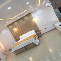 QW5 APARTMENTS and SUITE