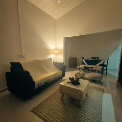 Rün Lirak, Lovely Home