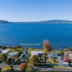 Panoramic Views of Rotorua's lake and Mountains