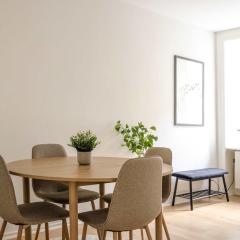 Stunning apartment near the Lake