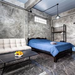 Sam's Unique and Stylish houses, 10 min to the beach