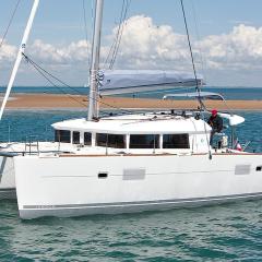 Catamaran Nora