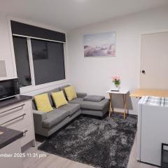 Manuki Tiny Retreat - Private stay Christchurch