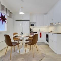 Arctic Wood & Sauna Retreat