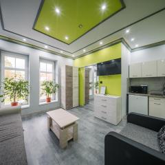 White House Apartman Miskolc, Green Room