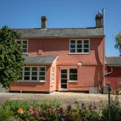 Spacious 3 bedroom country house