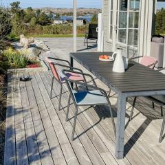 Cozy Family Cabin Surrounded By Idyllic Islands