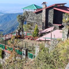 VEENU'S COTTAGE-views heater bonfire barbeque wifi MUSSOORIE