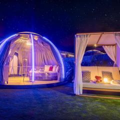 Experiencia Habitación Burbuja con Jacuzzi Privado, Piscina y Vistas al Mar