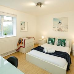 Cozy & Quiet Clapham Apartment