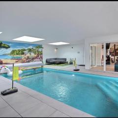 Gîte à la campagne avec piscine intérieure