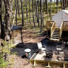 Luxurious Safari Tent in Cooperstown, NY - Perfect Glamping Spot for a Romantic Getaway