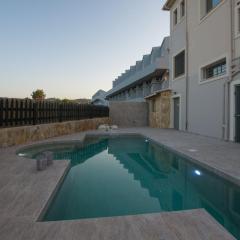 Golden Coast Boutique Villa