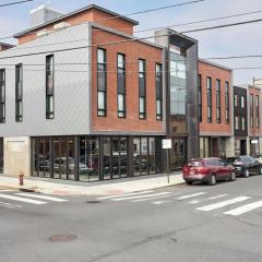 Sosuite at The Queen - Queen Village