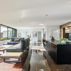 Stunning 3BR flat with parking 500m from the beach