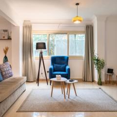 Modern Retreat with Smart TV and 2min to Nile corniche