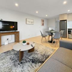 Modern City Apartment with Balcony in Christchurch