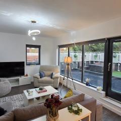 Stylish 2BDR Flat with Private Terrace NW London