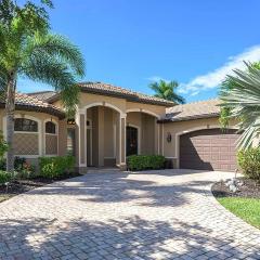 Bellevue - Gulf Access Pool Home - Tiki Hut & Dock