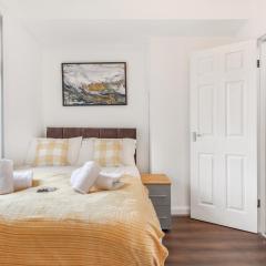 Queen Mary's - 2 Ensuites - Wi-Fi - Free Parking