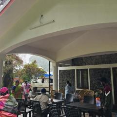 Green lake view resort cottage