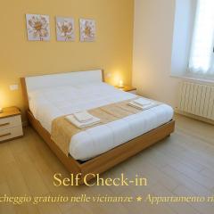 Bilocale elegante vicino alla Stazione Wi-Fi veloce Area Lavoro