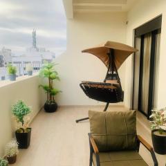 New 8th floor Terrace 5 min from train stations