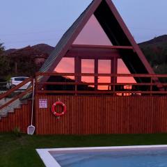 Chalés Luna In Rio A-Frame piscina privada Natureza & Tranquilidade no Minho