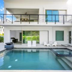 Temple of Time - Huge pool home Arlington Park!