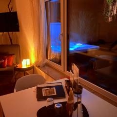 ROSMARIN - Kuschelige Fewo - Romantik & Entspannung im Whirlpool auf privater Terrasse, Ruhe & Hund willkommen - by FerienWohnenAmSee -