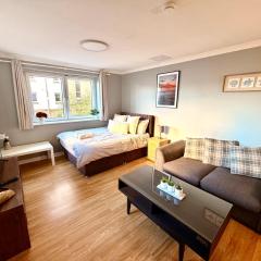 Pilrig Apartment - Fast WiFi and Parking Available