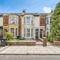 Spacious 3 Bed House Ideal for Families & Work