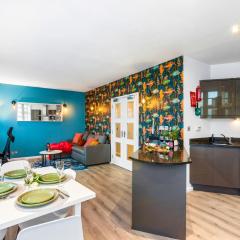 Comfortable 1-Bed Apartment with Workspace - Brighton