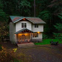 Snowline Hillside Chalet