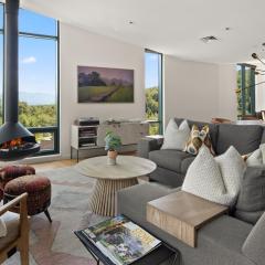 411 Spruce Peak Stowe Mountain Resort New Treehouse unit Ski in Ski out 4 bed sleeps 12