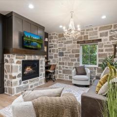 The Moose Room - Newly Built 2B2B Midway Loft