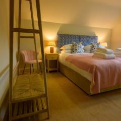 Cragie Cottage- Beautiful Cotswold stone retreat