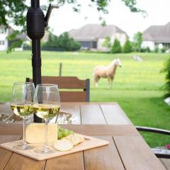 Hidden Gem Farm Homestead Sleeps 12 &Fresh Produce