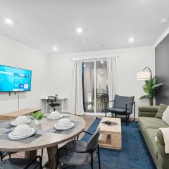 Luxe King 4BR Townhouse with Rooftop in Uptown CLT