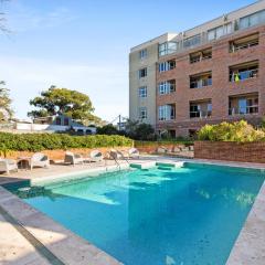 Stylish Studio in the Heart of Newtown with Pool