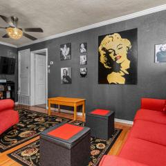 That Marilyn House - 2 Blocks to Main