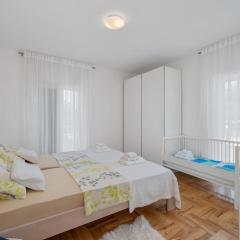 Two Bedroom Apartment With Terrace And Sea View Adriatica